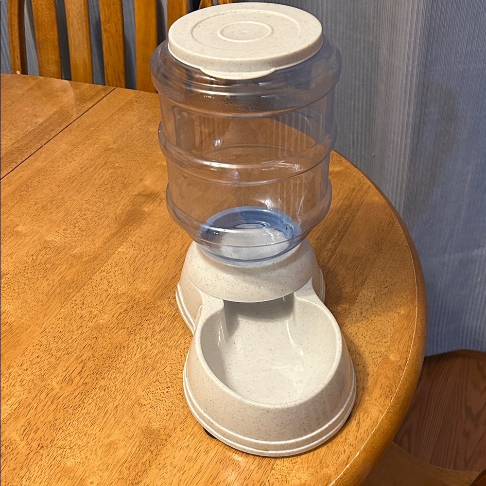 Automatic Pet Food Dispenser